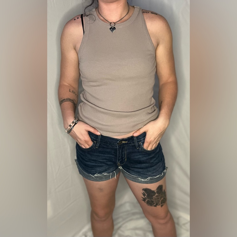 Women’s American Eagle Jean Shorts Size 6 Regular